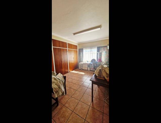 8 BEDROOM HOUSE FOR SALE IN SUNWARD PARK